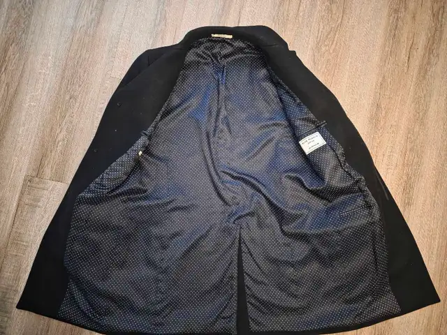 Club Monaco Blazer in Men's in Cambridge - Image 3