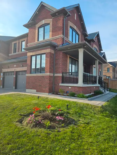 Renting 4 Bed Rooms and 4 Bath Home