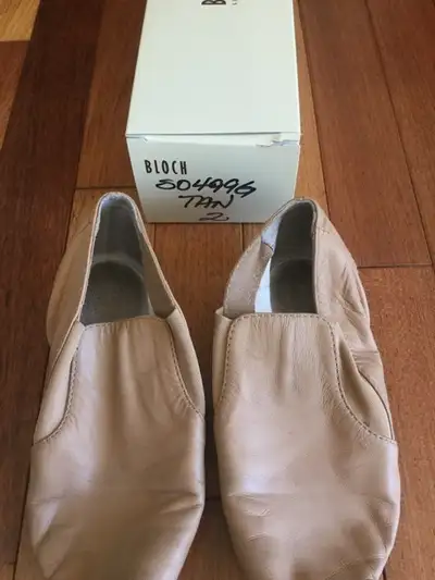 DANCE SHOES - Bloch Jazz bootie and Converse All-Star, View more