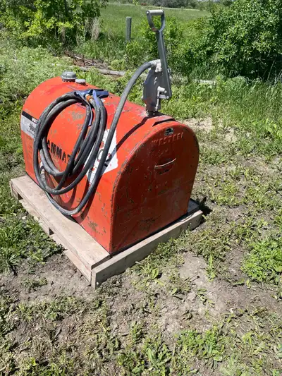 100 gallon diesel slip tank with hand pump and extra hose. 400$