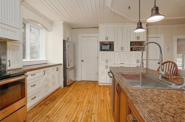 Maison Centenaire 4 chambres à coucher à Saint-Sulpice avec vue dans Maisons à vendre  à Laval/Rive Nord - Image 4
