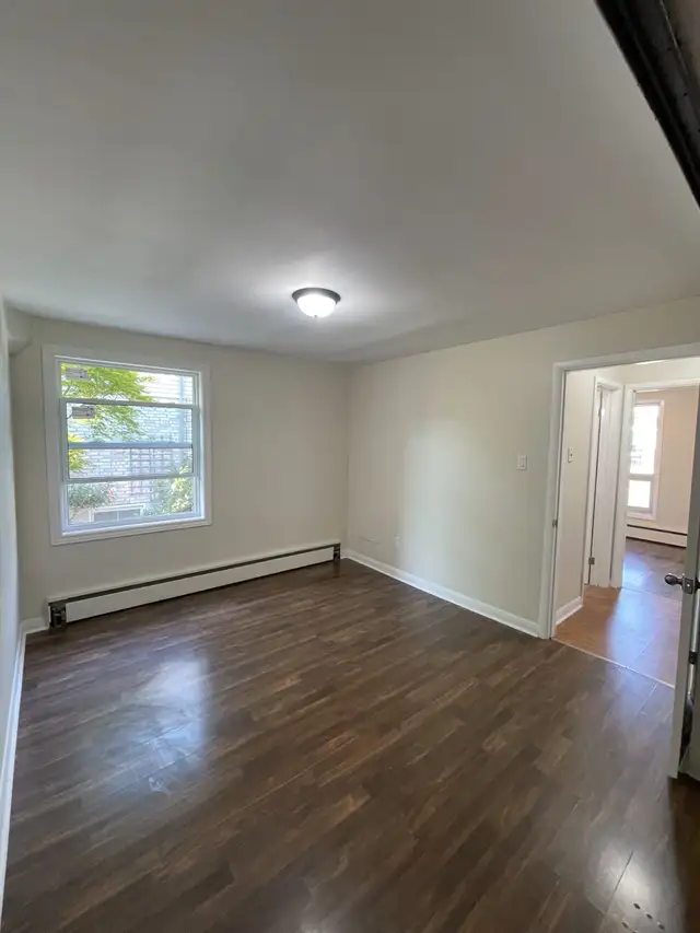 THOROLD - Gorgeous 2 bed main floor apartment