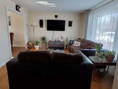 3 Bedroom Unit in a bungalow for rent for September 1, 2025