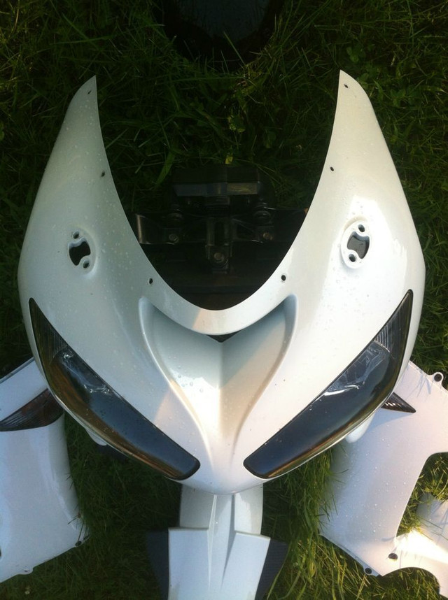 KAWASAKI ZX636R COMPLETE SET OF WHITE OR ORANGE BODY WORK in Motorcycle Parts & Accessories in Windsor Region