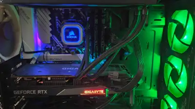 ordinateur de jeu (gaming PC), View more