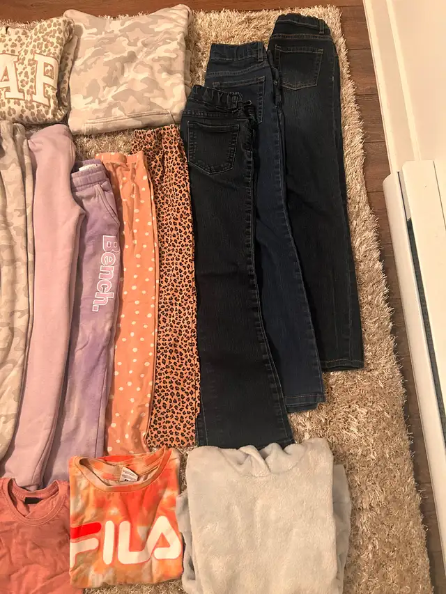 Lot de vêtements fille 10 ans in Kids & Youth in Longueuil / South Shore - Image 3