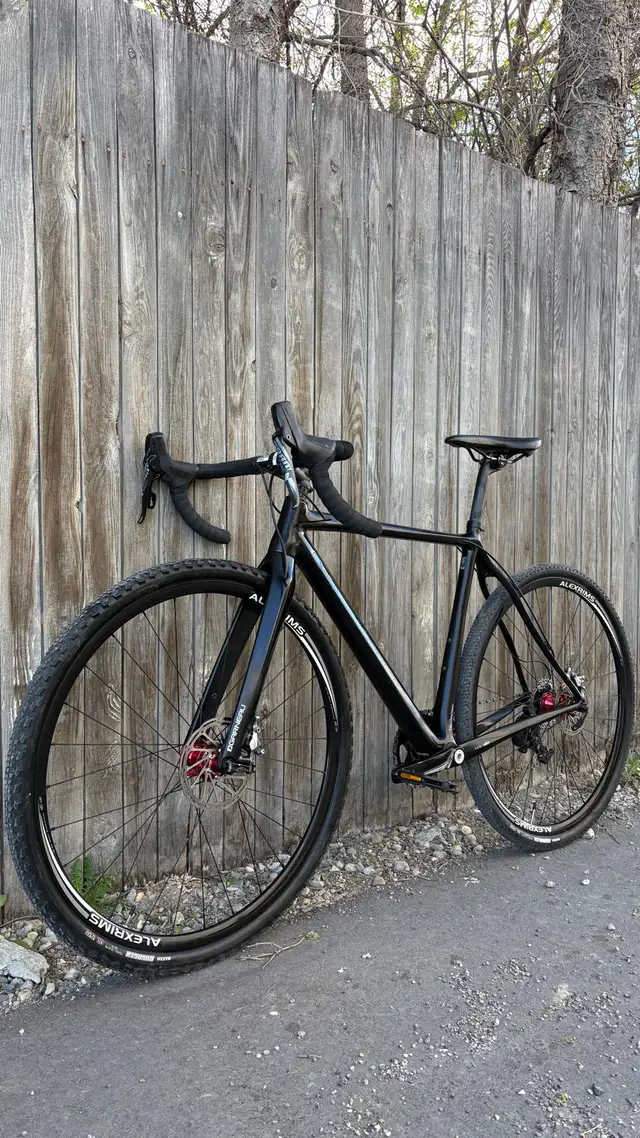Garneu Steeple xc Full carbon gravel bike  in Road in Calgary - Image 10