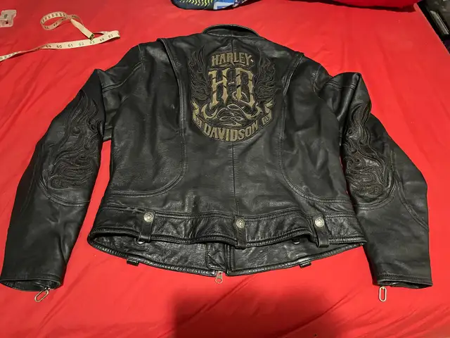 HARLEY DAVIDSON “STARGAZE”LEATHER JACKET in Women's - Tops & Outerwear in Kitchener / Waterloo - Image 7