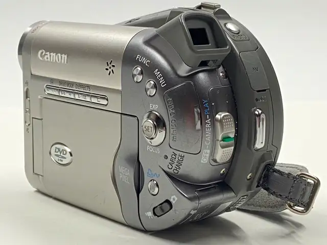 CANON DC10 Mini DVD Video Camcorder 10x Optical Zoom - Works in Cameras & Camcorders in Edmonton - Image 4