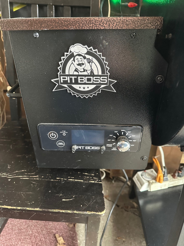 Pitboss Smoker & Grill 440D2 in BBQs & Outdoor Cooking in City of Toronto - Image 4