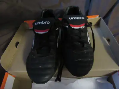 Baseball shoes cleats - size 8.5, View more
