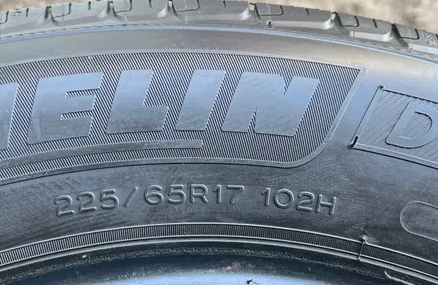  225/65R17 Michelin Defender T+H in Tires & Rims in Oakville / Halton Region - Image 7