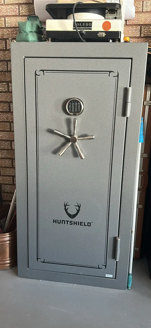 Huntshield Safe in Other in Sudbury - Image 2