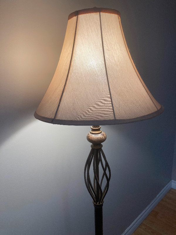 Lamp set - Table and Floor in Indoor Lighting & Fans in Sudbury - Image 3