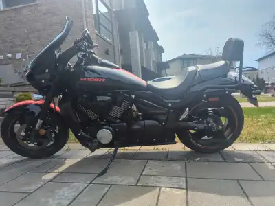 Je vends ma Suzuki M109R 2007, une moto puissante avec un moteur de 1800cc et seulement 16 000 km au...