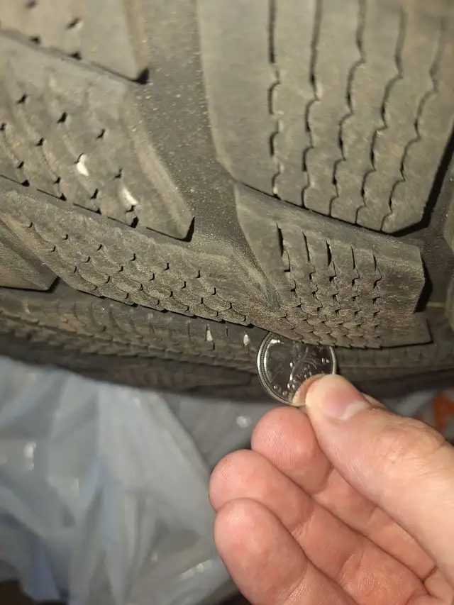265/70r17  Snow tires in Tires & Rims in Oshawa / Durham Region - Image 4