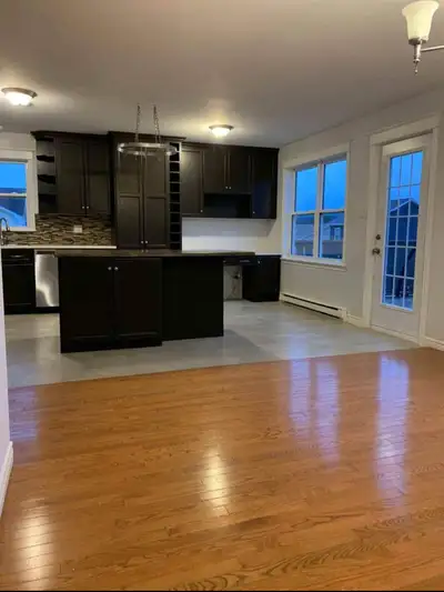 5 bed, 3.5 bath Townhouse for Rent from July 1st