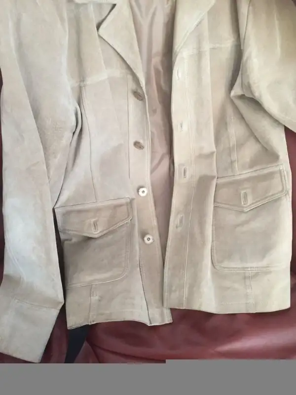 Veste en vrai Suéde homme in Men's in City of Montréal - Image 6