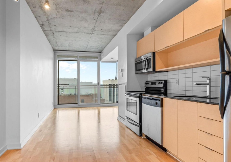 Luxury Urban Condo *Mondrian* Bank and Laurier 4