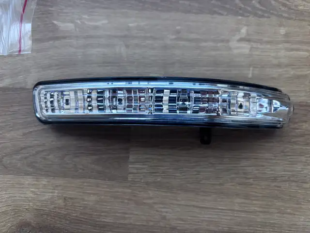 BRAND NEW  Ford Explorer Mirror Light Turn Signal in Other in Winnipeg - Image 2