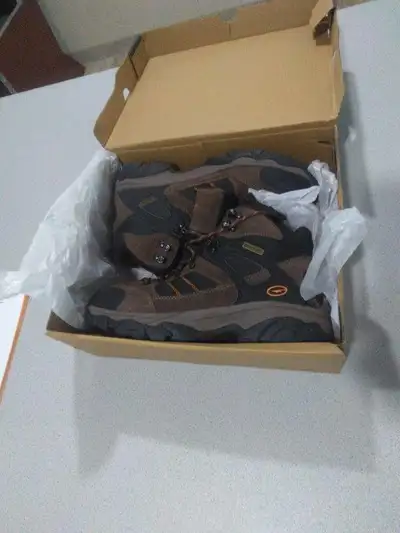 Bought these shoes, only wore them once for 20 min. My feet are a bit wide for them. They fit small....