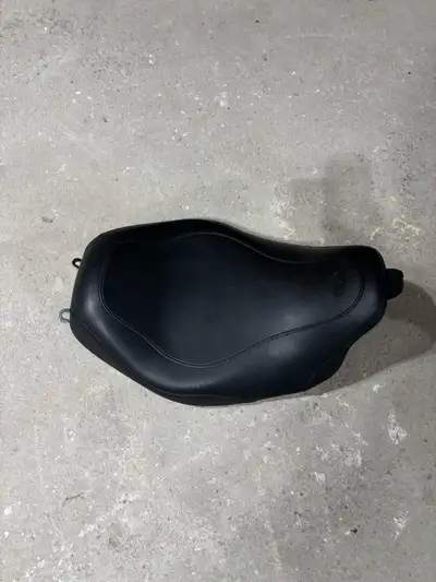siège (selle, banc, seat) pour touring Harley-Davidson. Fait sur tous les FLH, FLHR, FLHX, Road King...