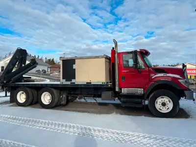 2010 International Hiab Knuckle Boom Loader - 32 foot boom. 18 foot deck. Excellent condition