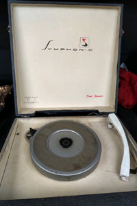 Vintage turntable Symphonic 560 brand