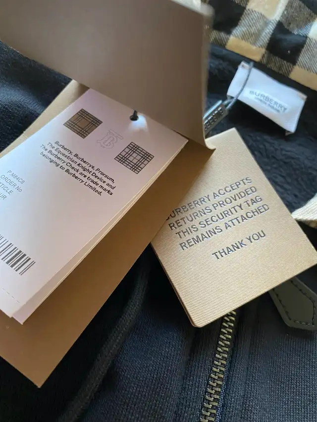 Burberry Hoodie Brand New w Tags in Men's in City of Toronto - Image 4