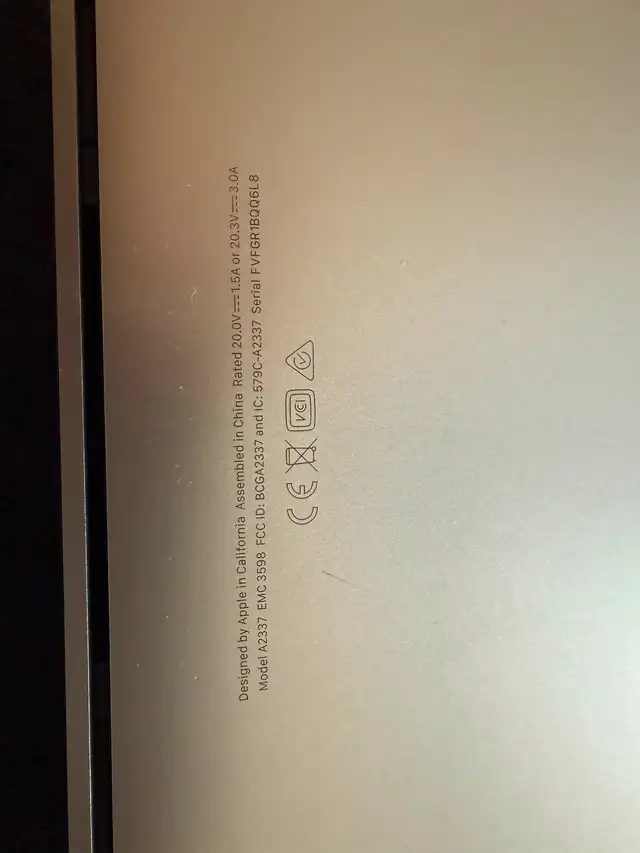 Apple MacBook Air 13” 2020 M1 in Laptops in Edmonton - Image 3