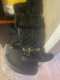 Ladies MK Winter Boots with 1/2 side Zip fits 7.5-8