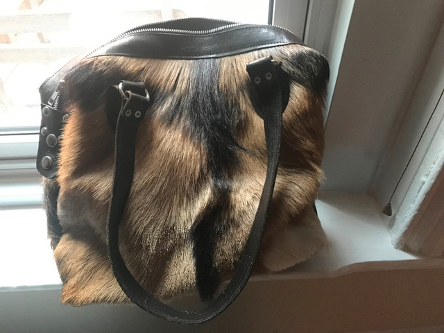 Sac peau de chèvre dans Femmes - Sacs et portefeuilles  à Ville de Montréal - Image 2