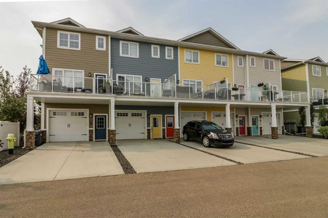 LAKESHORE Drive.All Furniture INCLUDED!Primary or recreational! in Houses for Sale in Edmonton