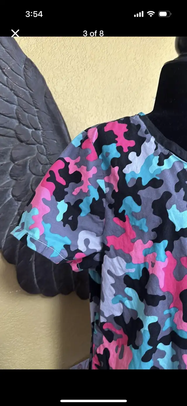 Dickies Camo Scrub Shirt in Women's - Tops & Outerwear in Edmonton - Image 5