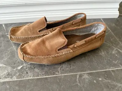 Men’s Suede Modern Shoes Size 9, View more