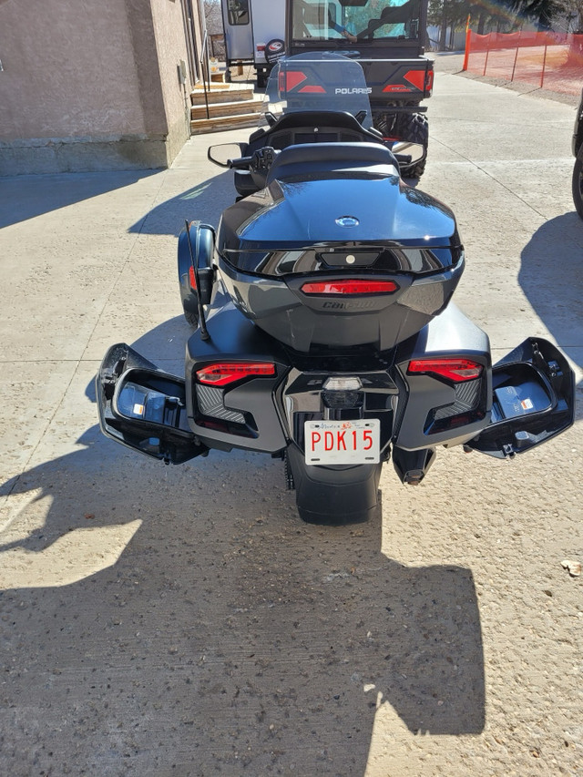 2021 Can Am Spyder Limited in Sport Touring in Red Deer - Image 2