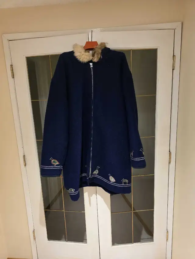 Mens Inuit hooded parka in Men's in Calgary - Image 7