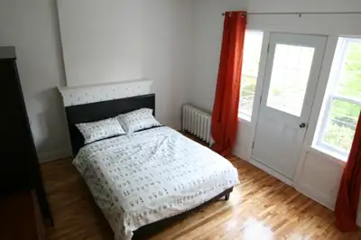 Chambre meublée à louer dans 5 ½ à 1min du métro Snowdon