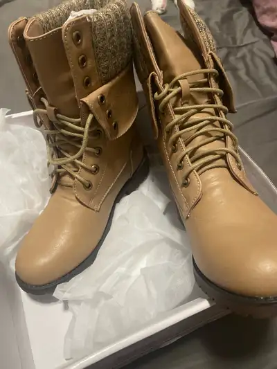Ladies Boots size 5.5., View more