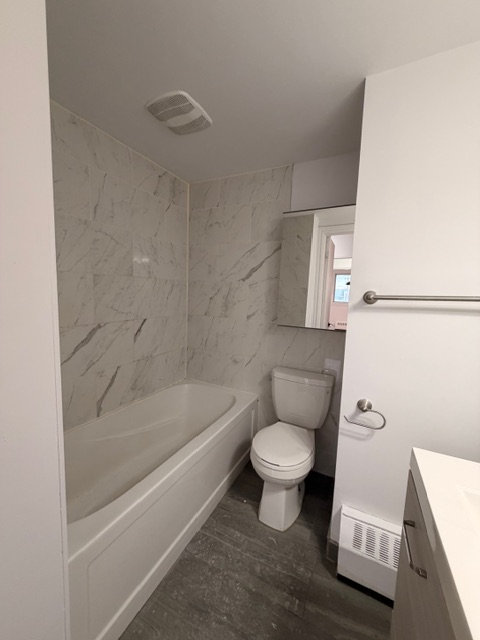 Spacious and Bright 4.5 Renovated for 1395$, Avail 1st March