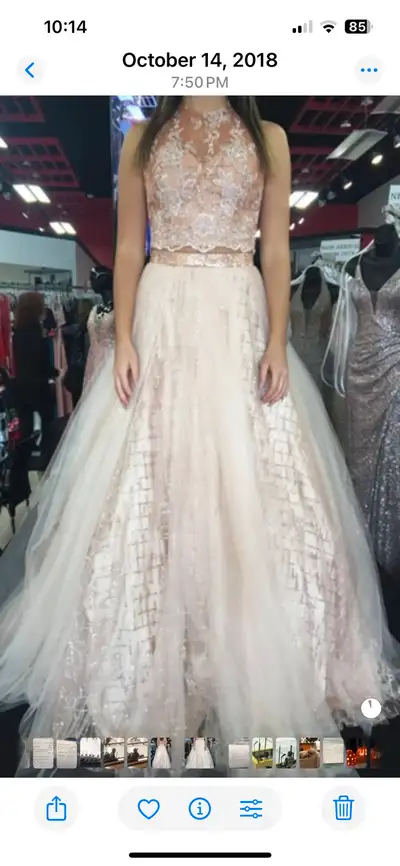 Beautiful two piece prom dress Smoke free Clean , no issues