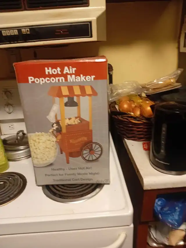 Hot air popcorn machine in Microwaves & Cookers in Oakville / Halton Region - Image 4