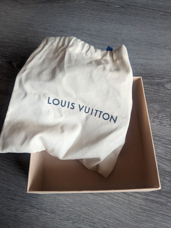 Men's Louis Vuitton Reversible Belt Size 34 in Men's in Kawartha Lakes - Image 2