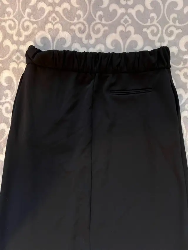 Zara Black Drawstring Pencil Skirt in Women's - Bottoms in Oshawa / Durham Region - Image 7