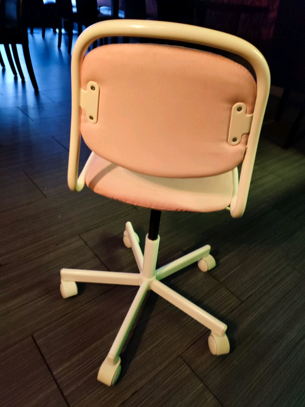 Kids Desk Chair  in Chairs & Recliners in City of Toronto - Image 4