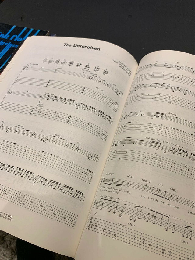 Metallica livre de partitions - transcriptions de guitares  dans Guitares  à Laval/Rive Nord - Image 3