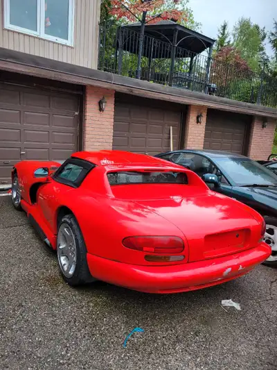 USD$20K Dodge Viper Project. Salvage Ontario Title. Quick Sale. Needs work, was running great before...
