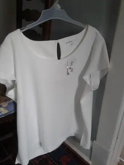 Cleo brand women's top,new,XL, View more