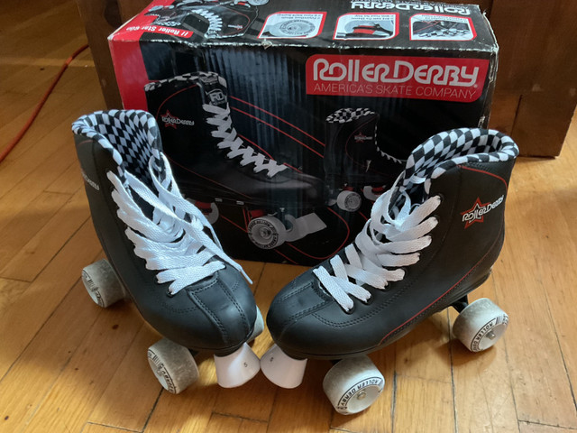 Paire de patins à roulettes Roller Derby roller skates ÉTAT NEUF dans Patins et patins à roulettes  à Trois-Rivières