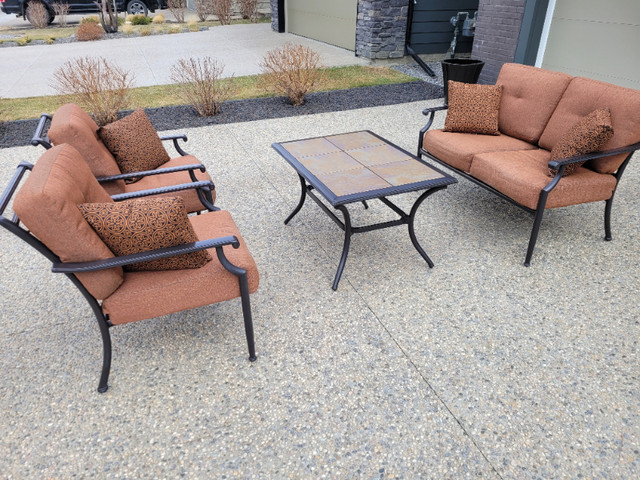 Four Piece Outdoor Patio Conversation Set in Patio & Garden Furniture in Edmonton - Image 4